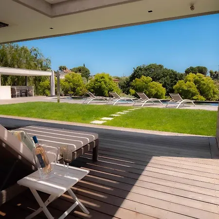 Contemporaine Classee 5 Etoiles Avec Piscine * Antibes