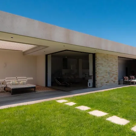 Contemporaine Classee 5 Etoiles Avec Piscine