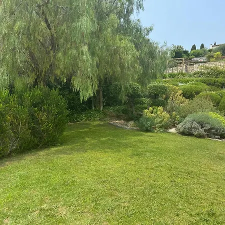 Contemporaine Classee 5 Etoiles Avec Piscine Antibes