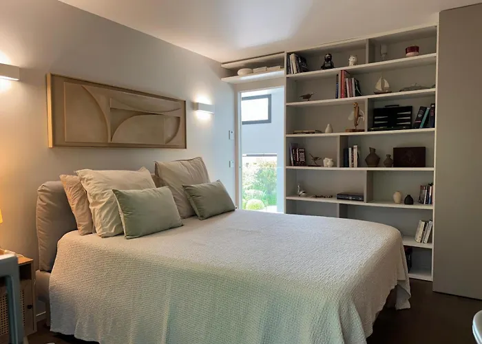 Contemporaine Classee 5 Etoiles Avec Piscine Antibes