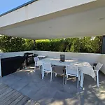 Contemporaine Classee 5 Etoiles Avec Piscine Villa *