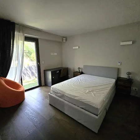 Contemporaine Classee 5 Etoiles Avec Piscine Antibes