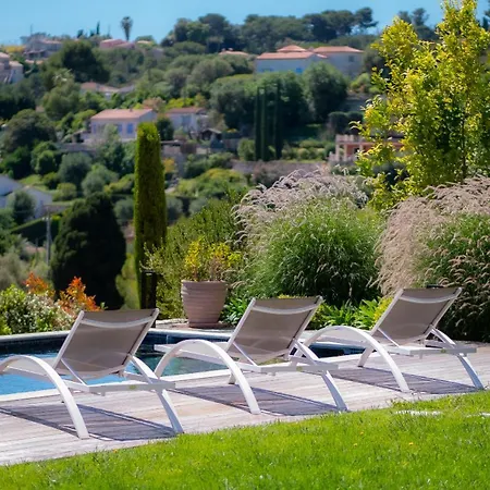 Contemporaine Classée 5 étoiles Avec Piscine * Antibes