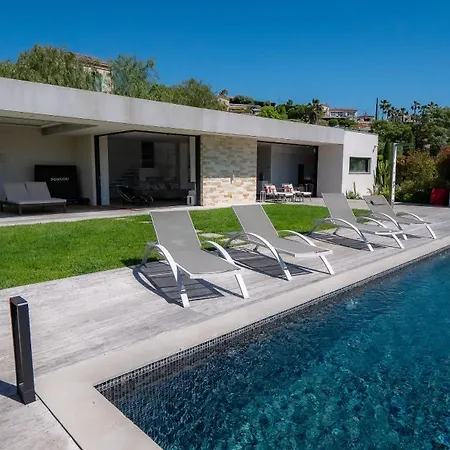 Contemporaine Classee 5 Etoiles Avec Piscine Willa Antibes