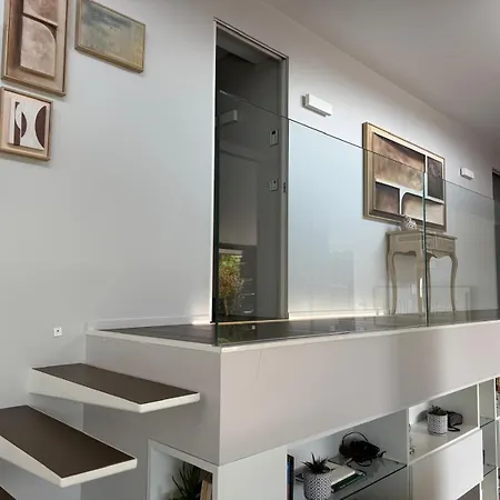 Contemporaine Classée 5 étoiles Avec Piscine