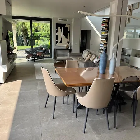 Contemporaine Classee 5 Etoiles Avec Piscine فيلة *