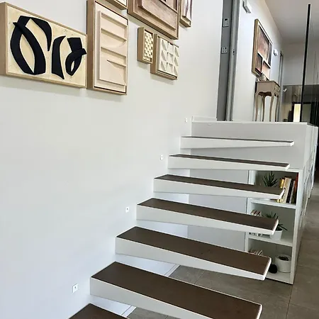 Contemporaine Classée 5 étoiles Avec Piscine * Antibes