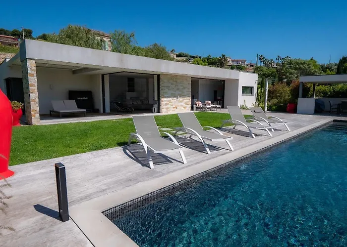 Contemporaine Classee 5 Etoiles Avec Piscine Villa Antibes